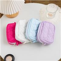 Heart-Quilted Cosmetic Bag – Soft and Stylish Makeup Organizer Pouch